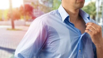 ساده ترین و موثر ترین راه های جلوگیری از تعریق بیش از حد در نواحی مختلف بدن! ساده ترین و موثر ترین راه های جلوگیری از تعریق بیش از حد در نواحی مختلف بدن!